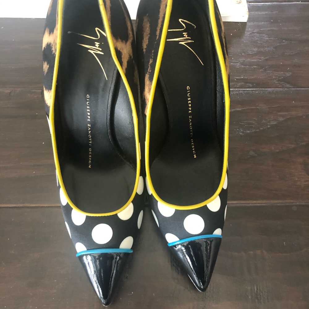 Giuseppe pumps